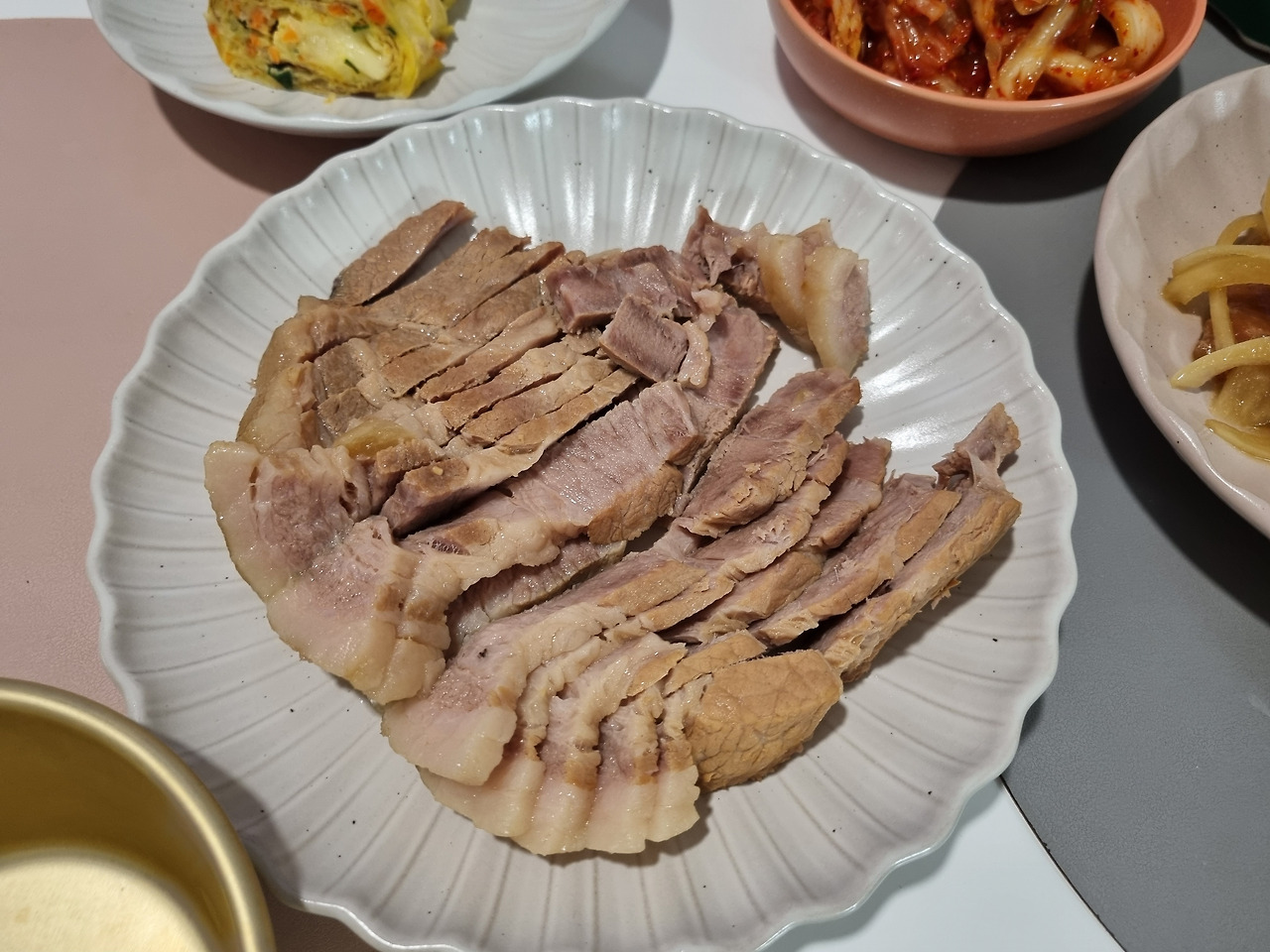 6. 수육 보쌈.jpg