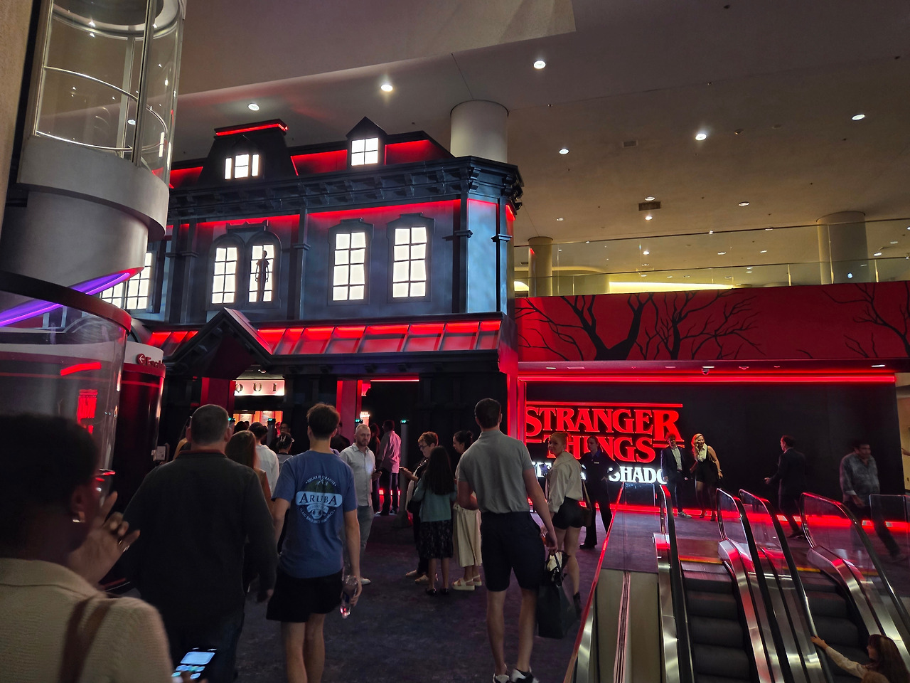 기묘한 이야기 공연.jpg