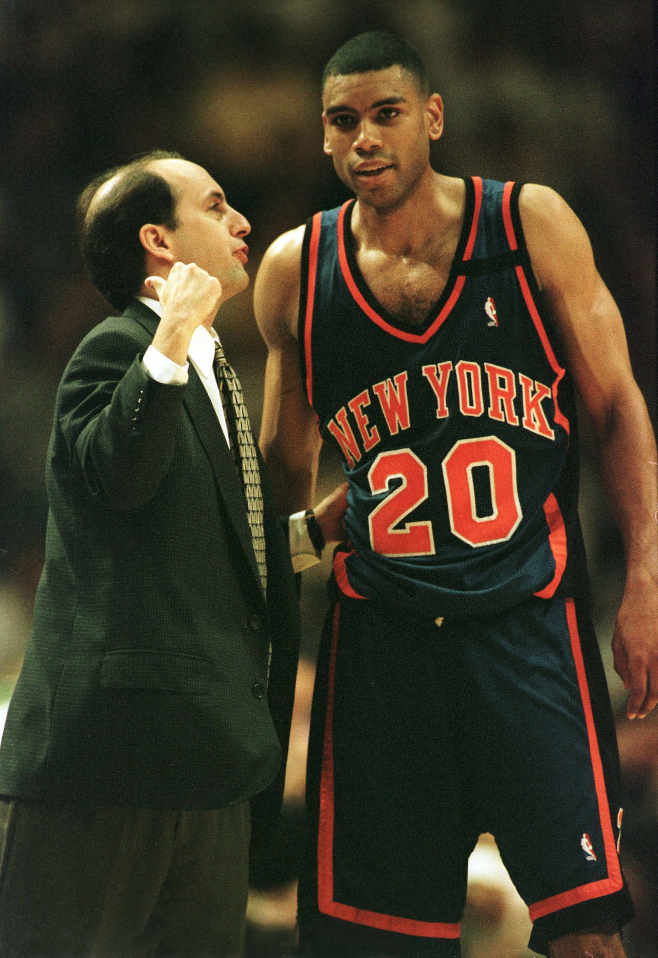 휴스턴 밴건디 (BLEACHERREPORT).jpg