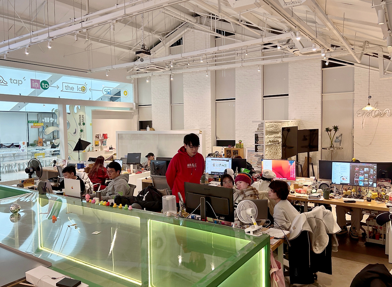 shanghai office_1.jpg