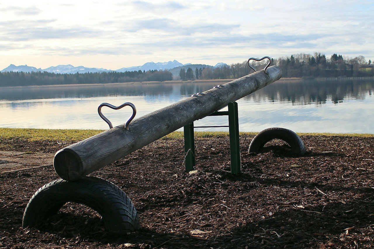 see-saw-240650_1920.jpg