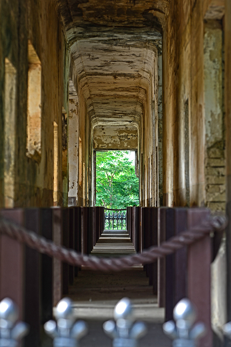 노동당사 1층은 좁은 통로를 통해 여러 개의 방이 이어진다_정철훈 촬영 .jpg