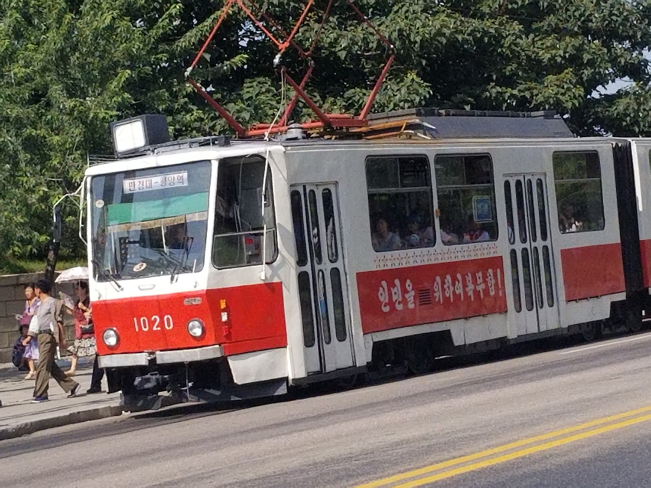 브런치 5회 빨간 궤도전차.jpg