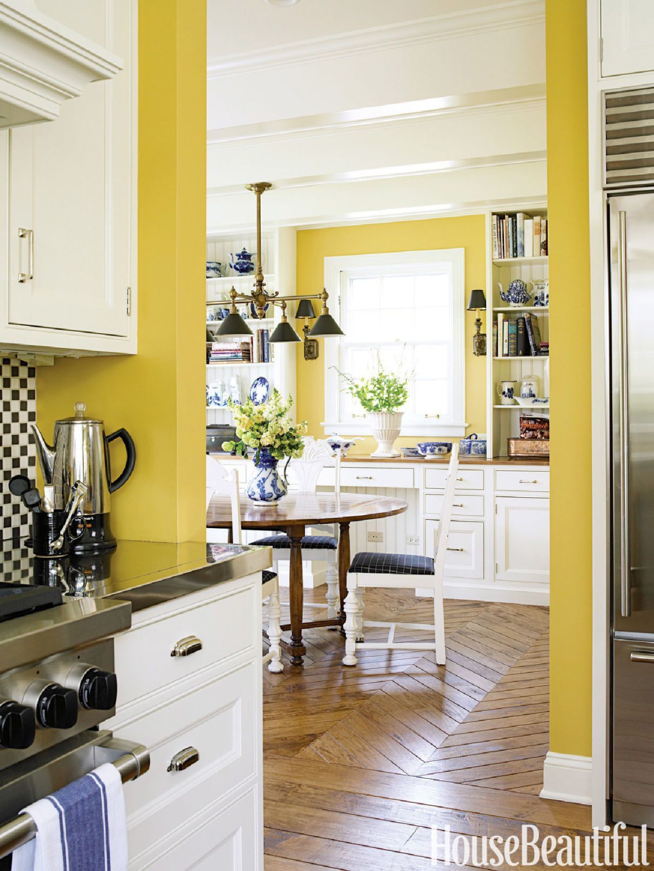 hbu-yellow-retro-kitchen-1512516368.jpg