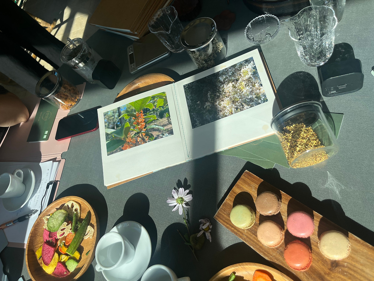 재료 노트와 함께.jpg