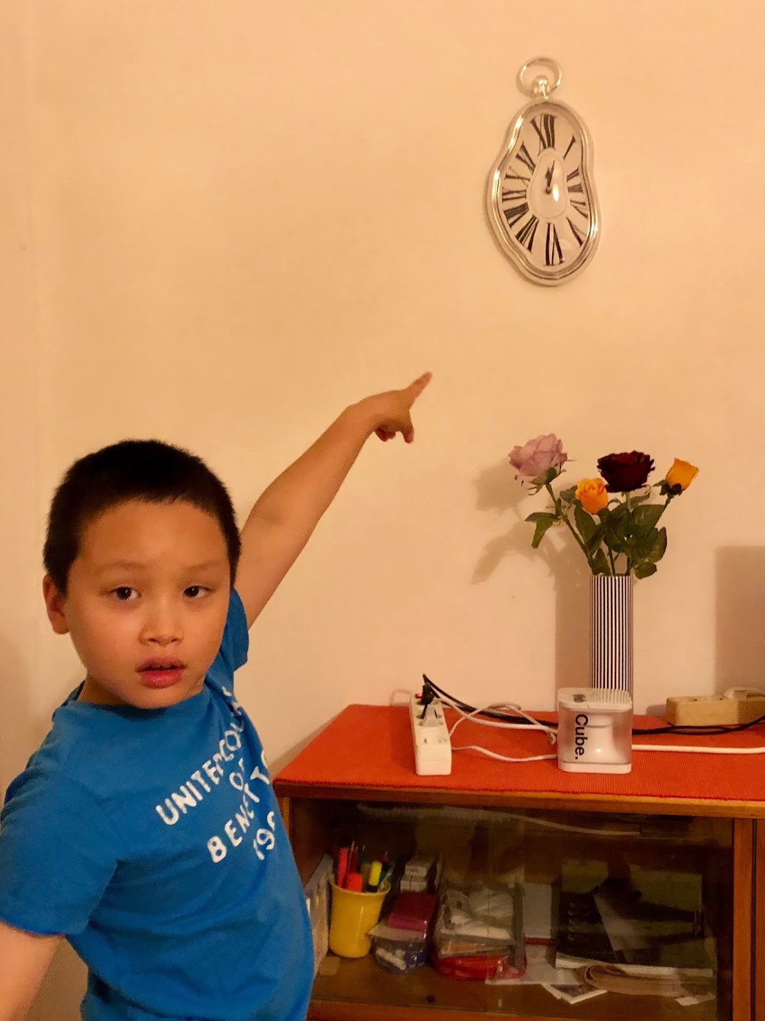 빈 숙소_여기도 흘러내리는 시간이 있어요.jpg