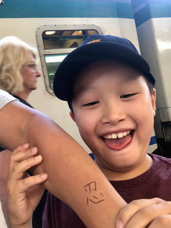 피사_참을 인자 깊게 새기고.jpg