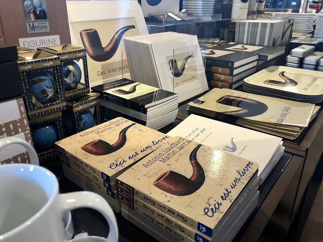 브뤼셀_마그리트 뮤지엄_기념품 샵.jpg