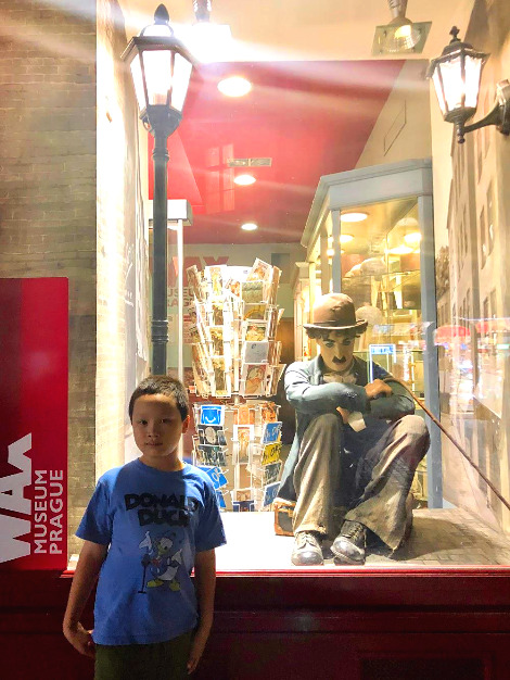 프라하_찰리 채플린.jpg