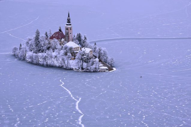 ice-lake-bled-island-637x425.jpg