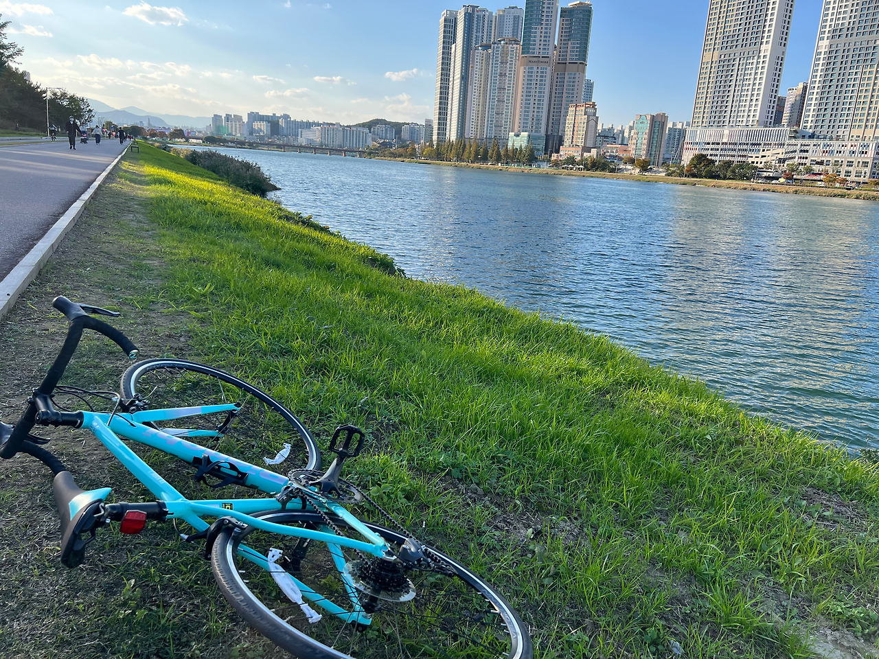 20251101_자전거사진.jpg