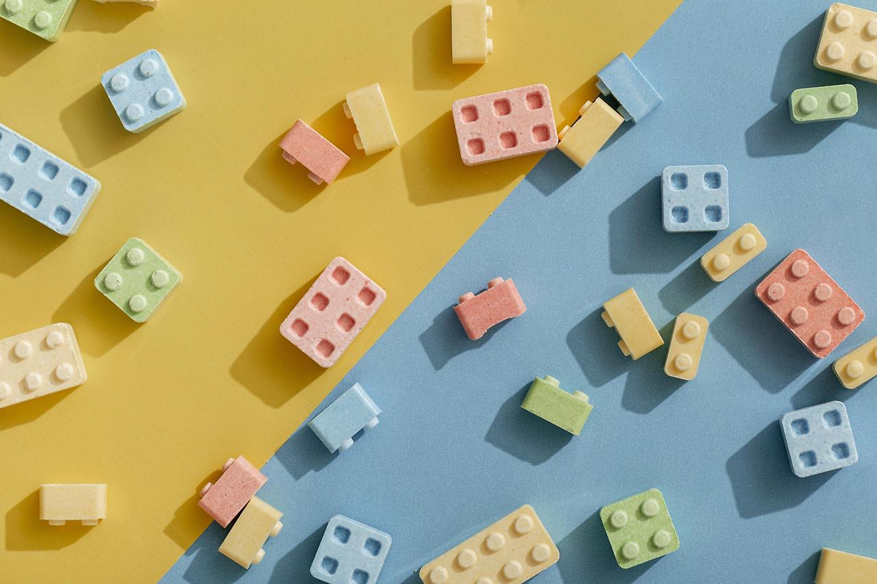 flat-lay-candy-shapes-like-building-blocks.jpg