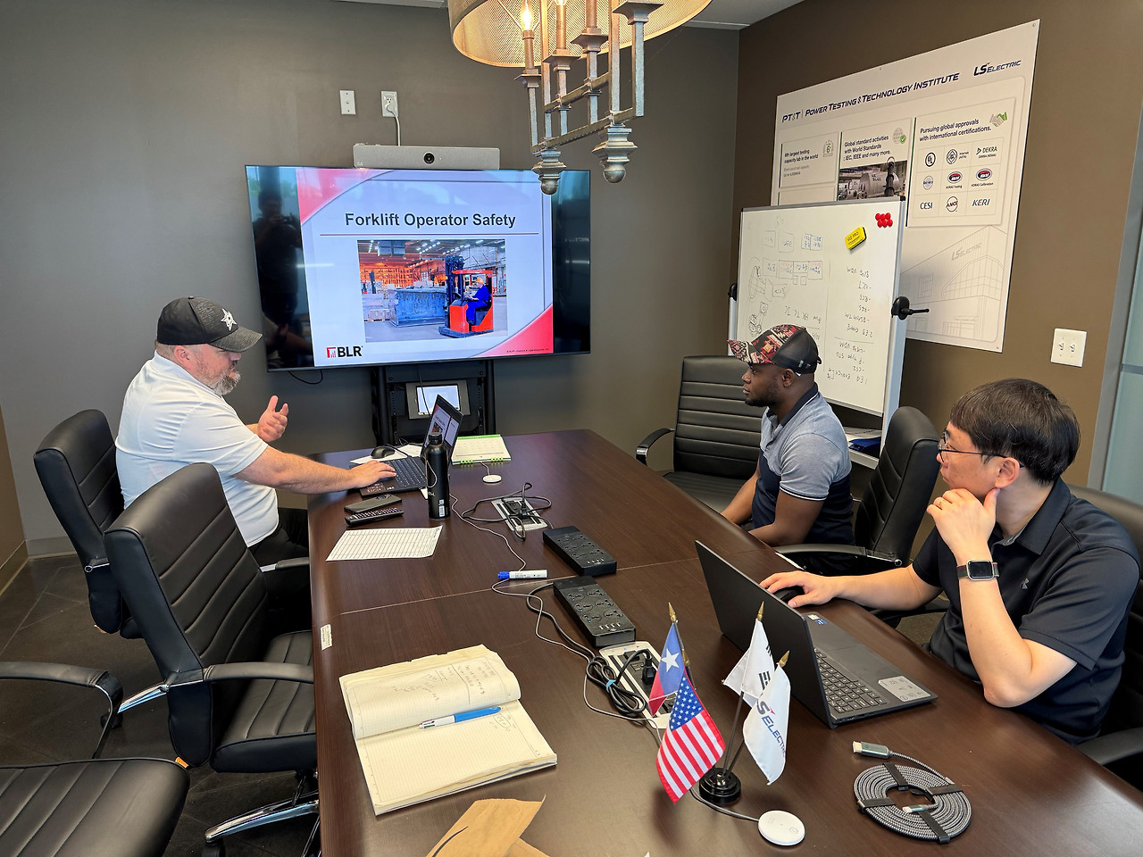 지게차 안전교육.jpg