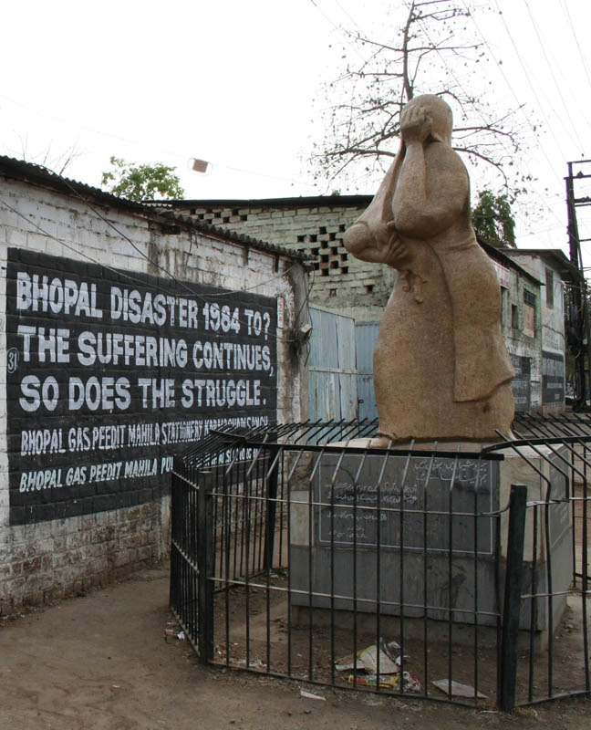 Bhopal-Union_Carbide_1_crop_memorial.jpg