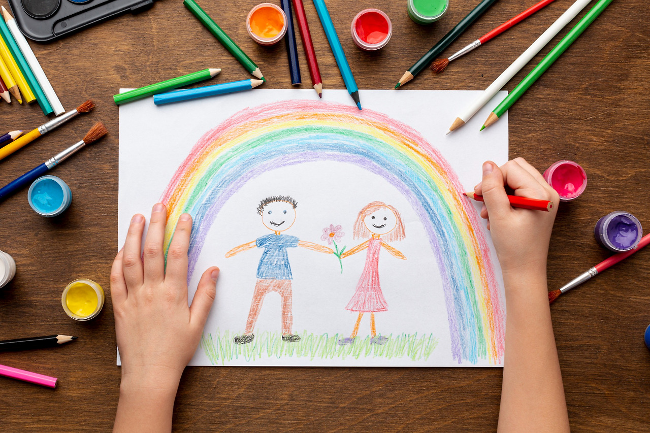 어린이가 그린 그림(저작권 무료)_httpskr.freepik.comfree-photoflat-lay-hands-drawing_6864685.htm#fromView=search&page=1&position=38&uuid=fd33a7c7-e900-4d04-b882-242ef13c8851&query=%EC%95%84%EB%8F%99+%EA%B7%B8%EB%A6%BC.jpg