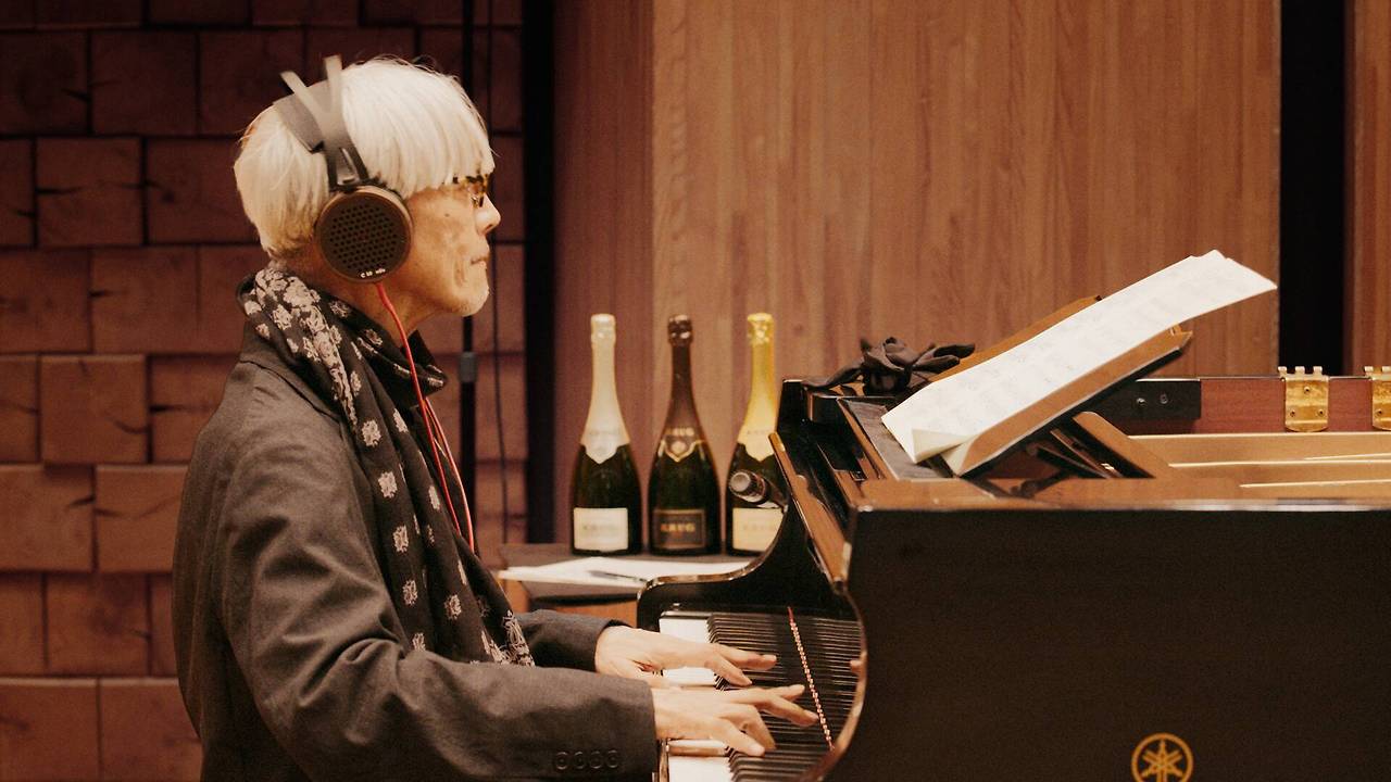 2.-ryuichi-sakamoto-during-recording-ok-site.jpg