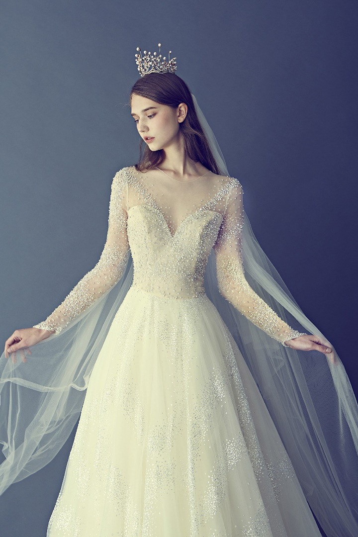 레이나모라 브이넥.jpg