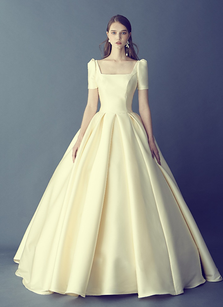 레이나모라 스퀘어.jpg