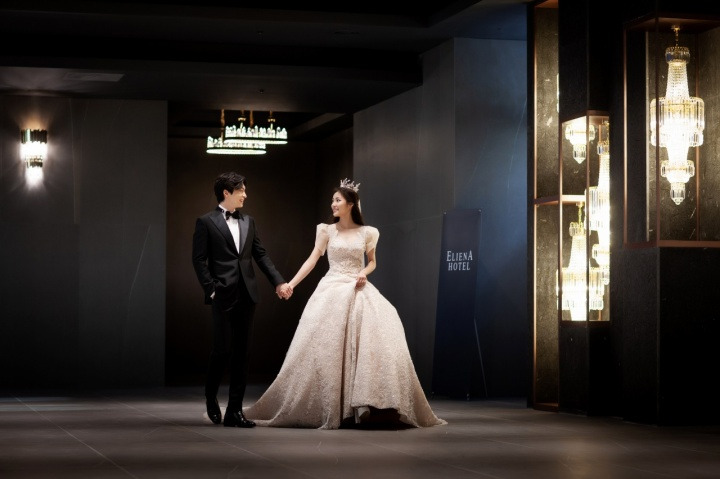 엘리로비_로비 (2).jpg