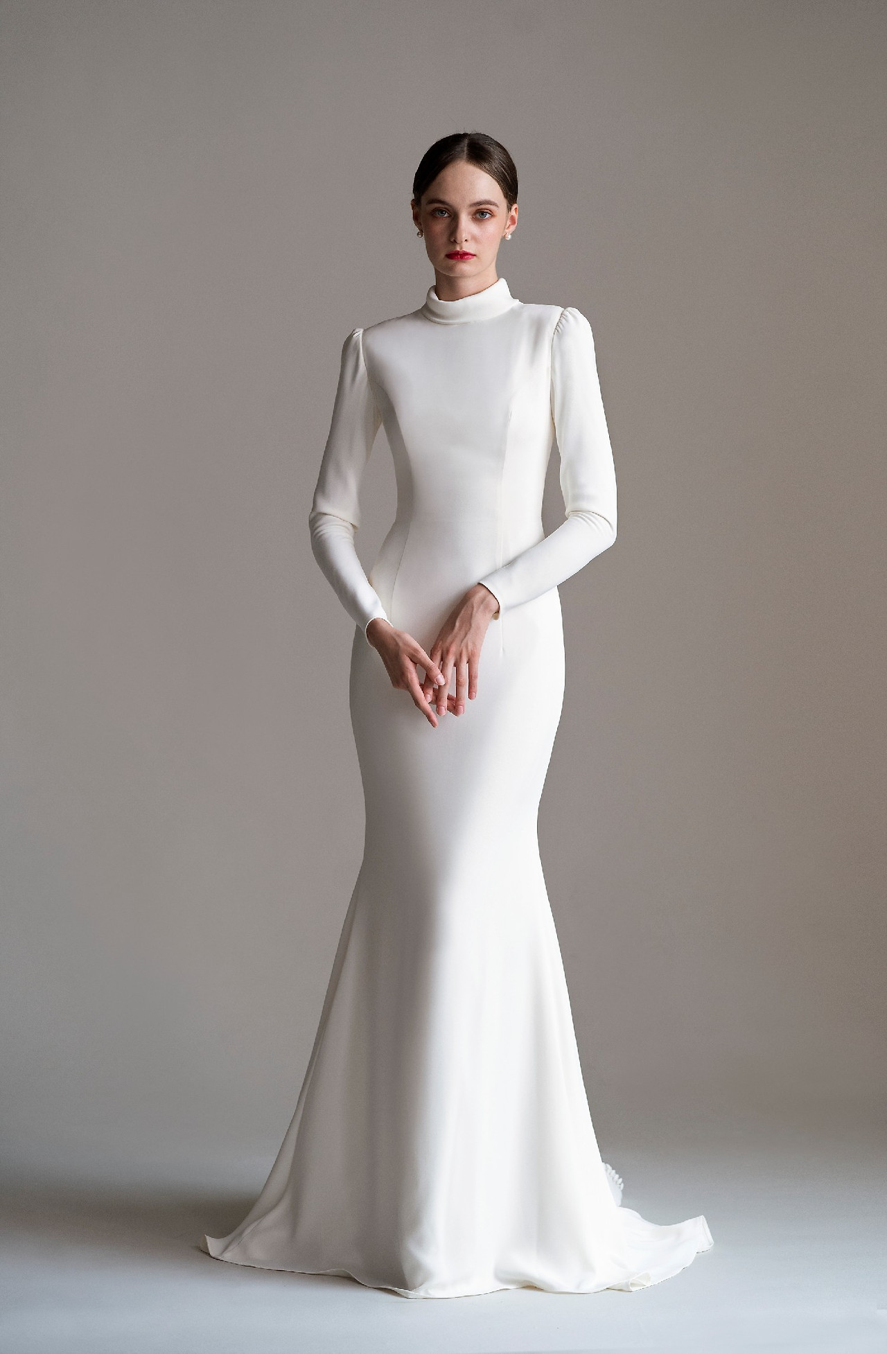 터틀넥 황정아.jpg