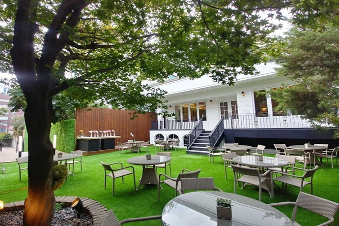 헤일리하우스 논현점1.jpg