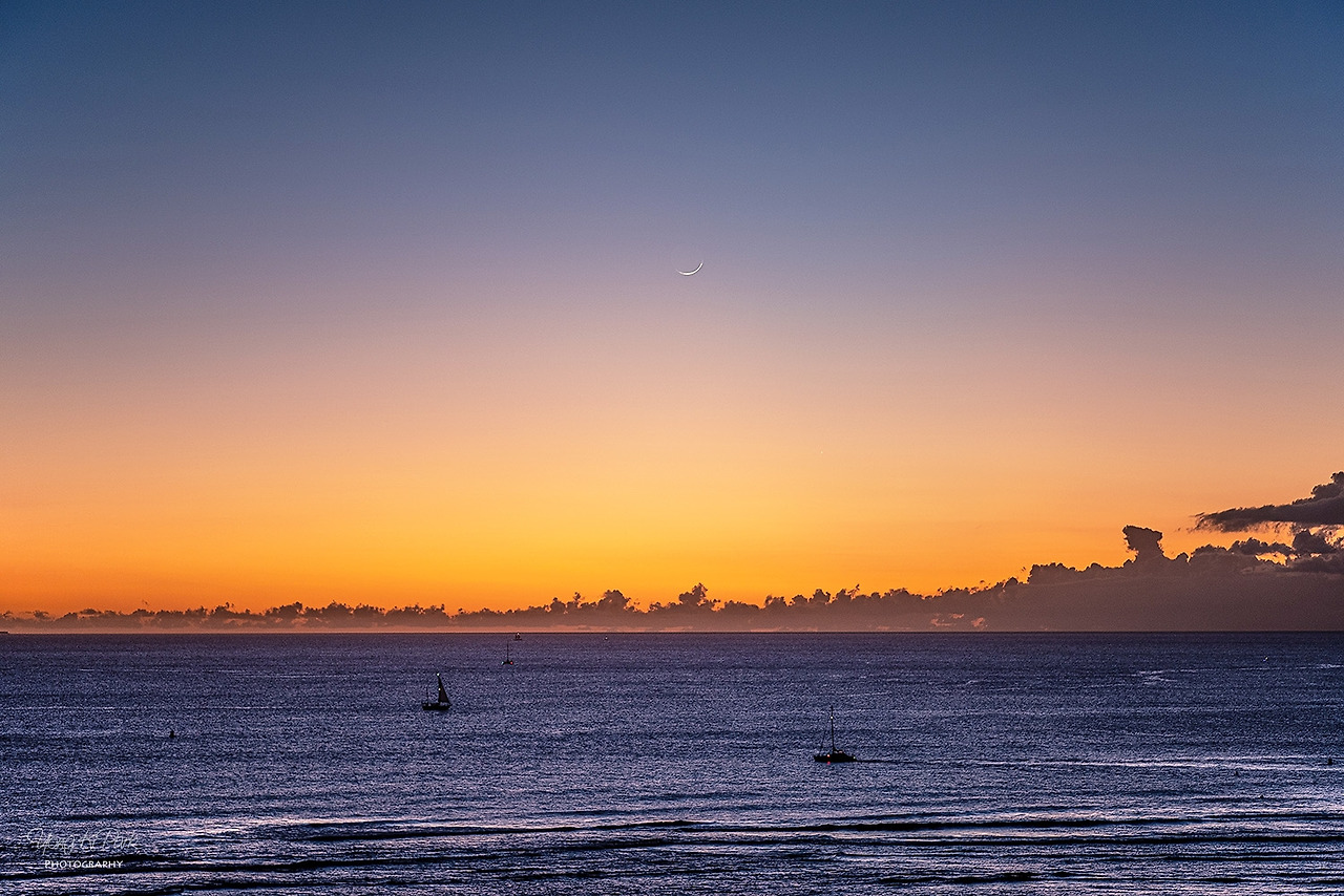 116_2989-s-Hawaii-Golden evening at Waikiki.jpg
