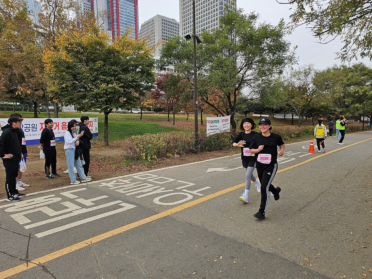 04 달리는 크루들 (2).jpg