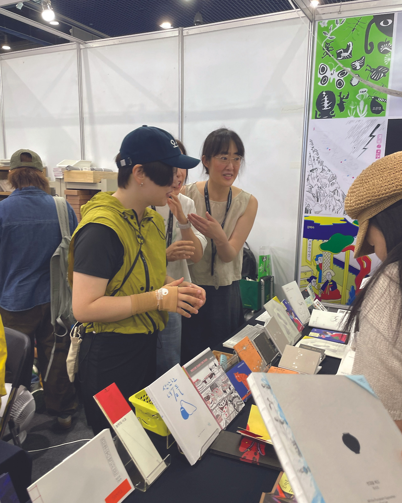20250621사인회 4copy.jpg