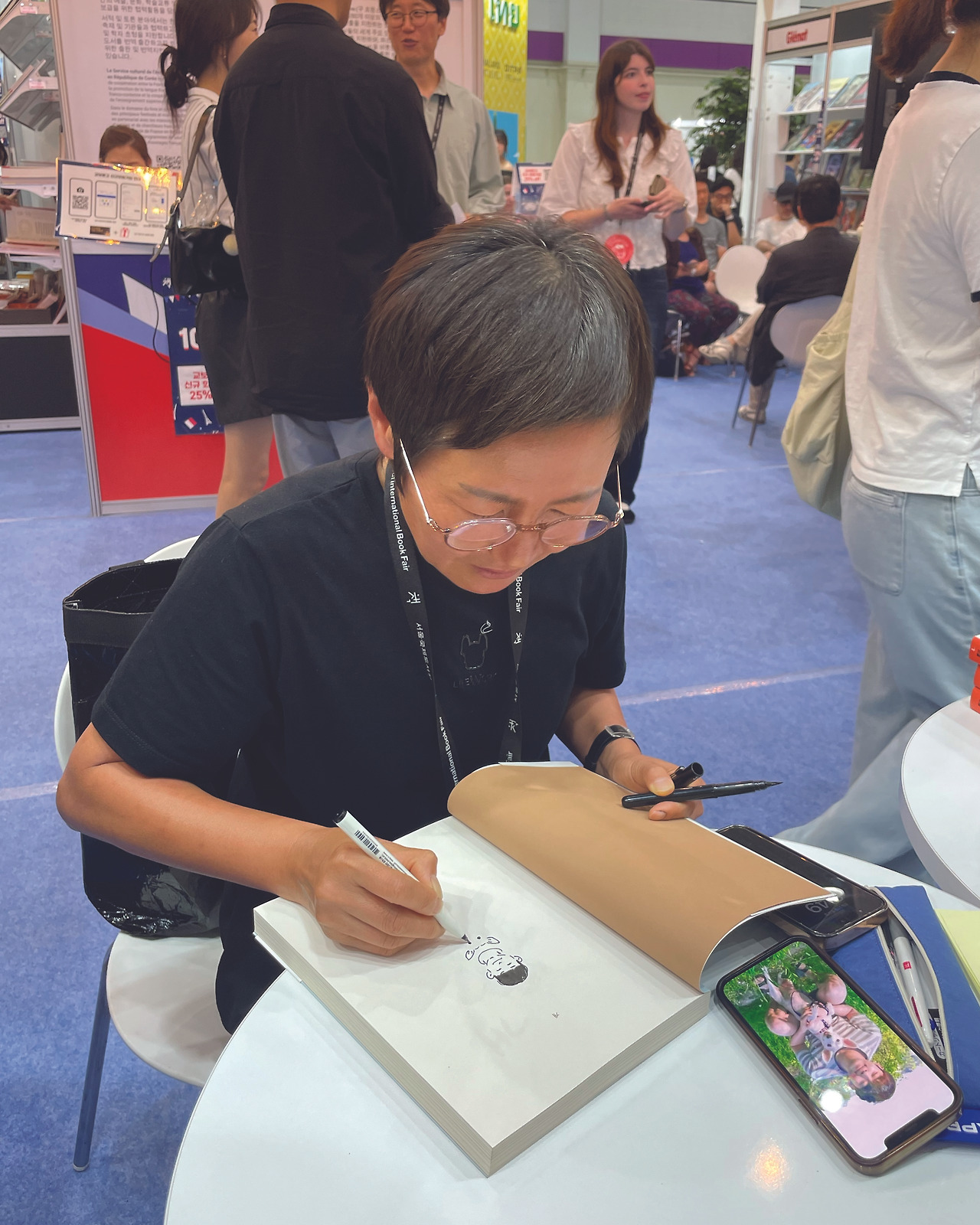 20250621사인회 5copy.jpg
