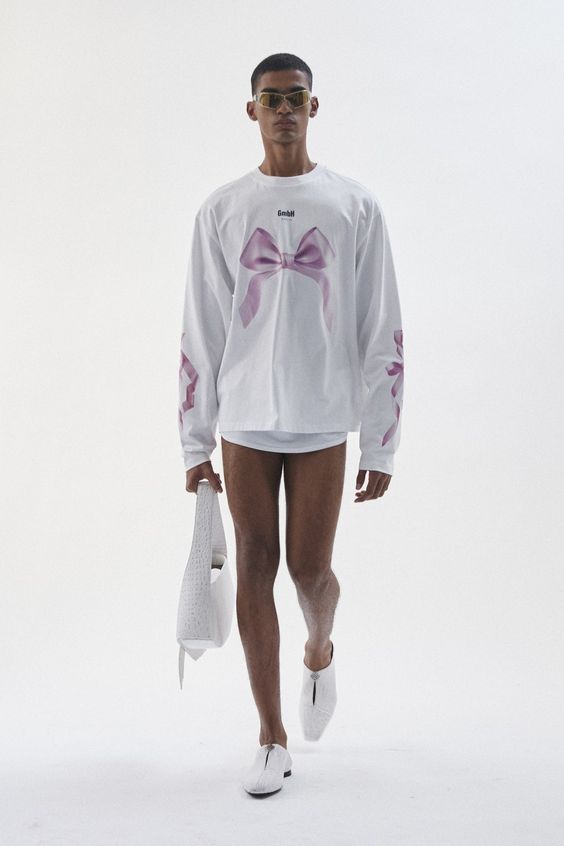 GmbH 페미닌 쇼츠.jpg