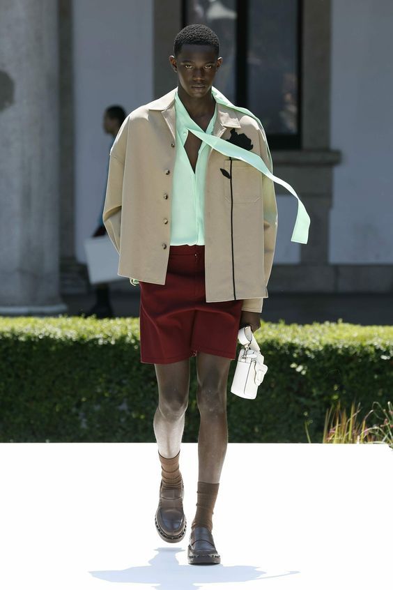 발렌티노 오피스룩.jpg