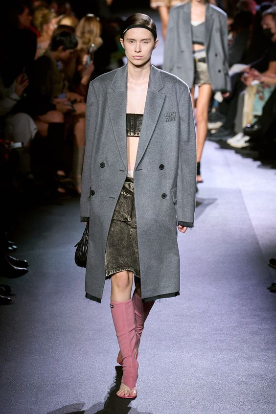 2023 미우미우.jpg