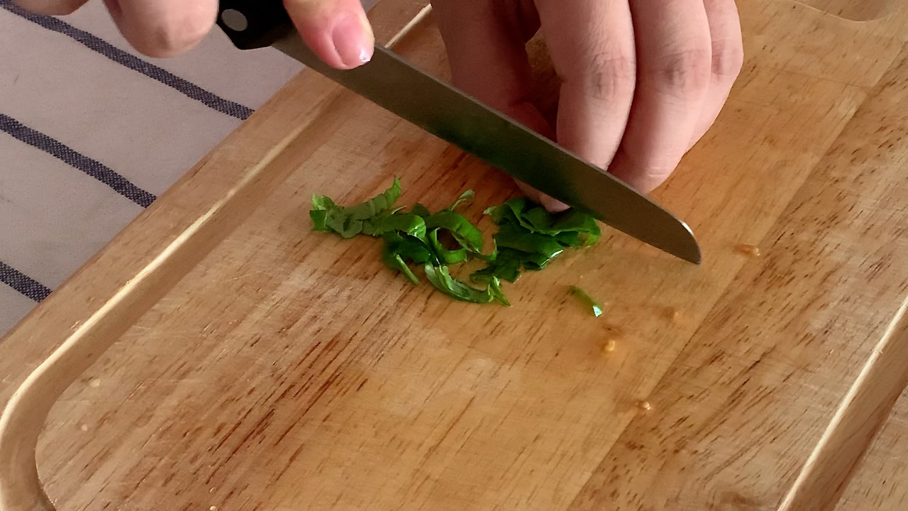 바질 자르기.jpg