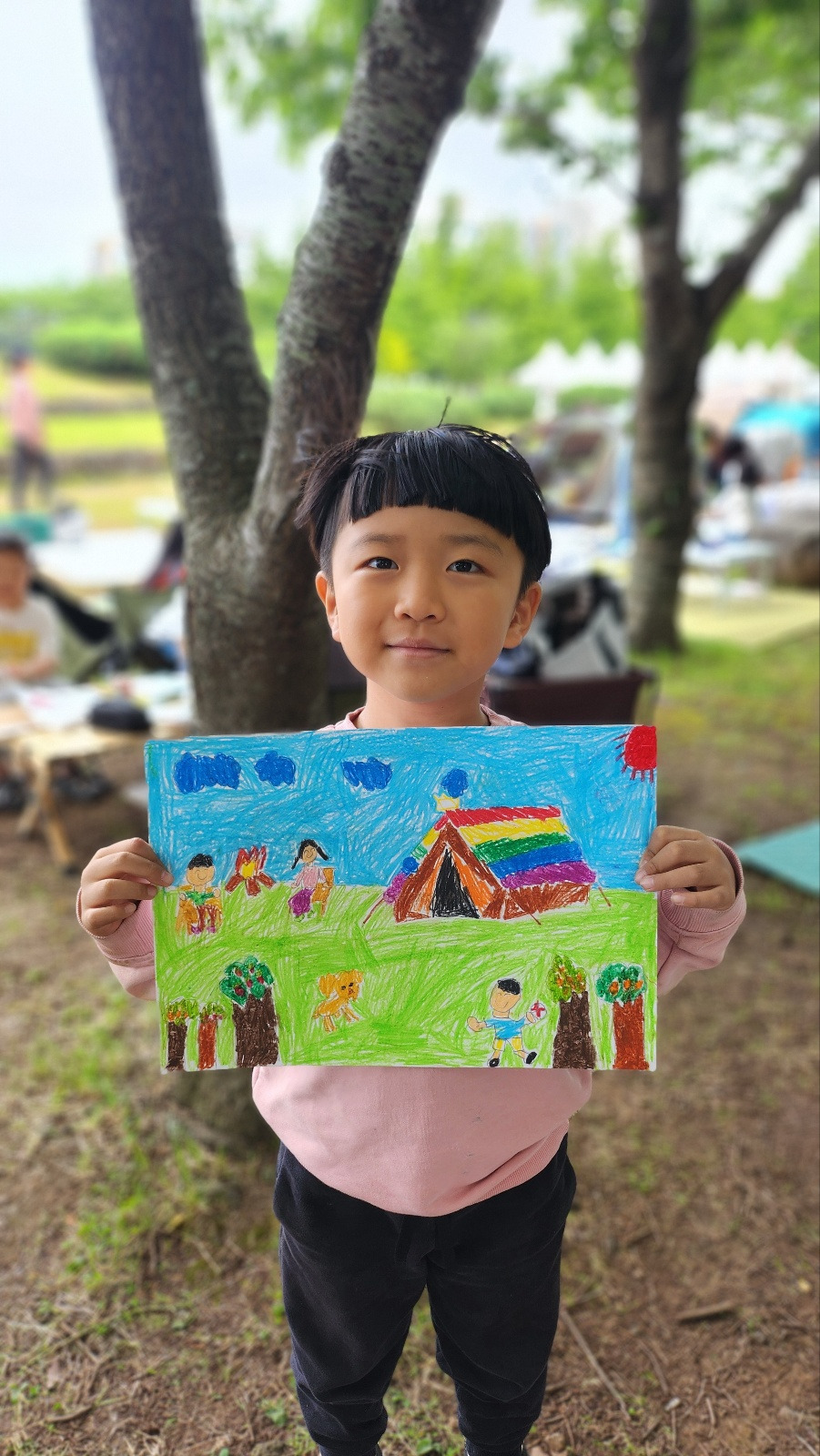 안하준 그림들고.jpg