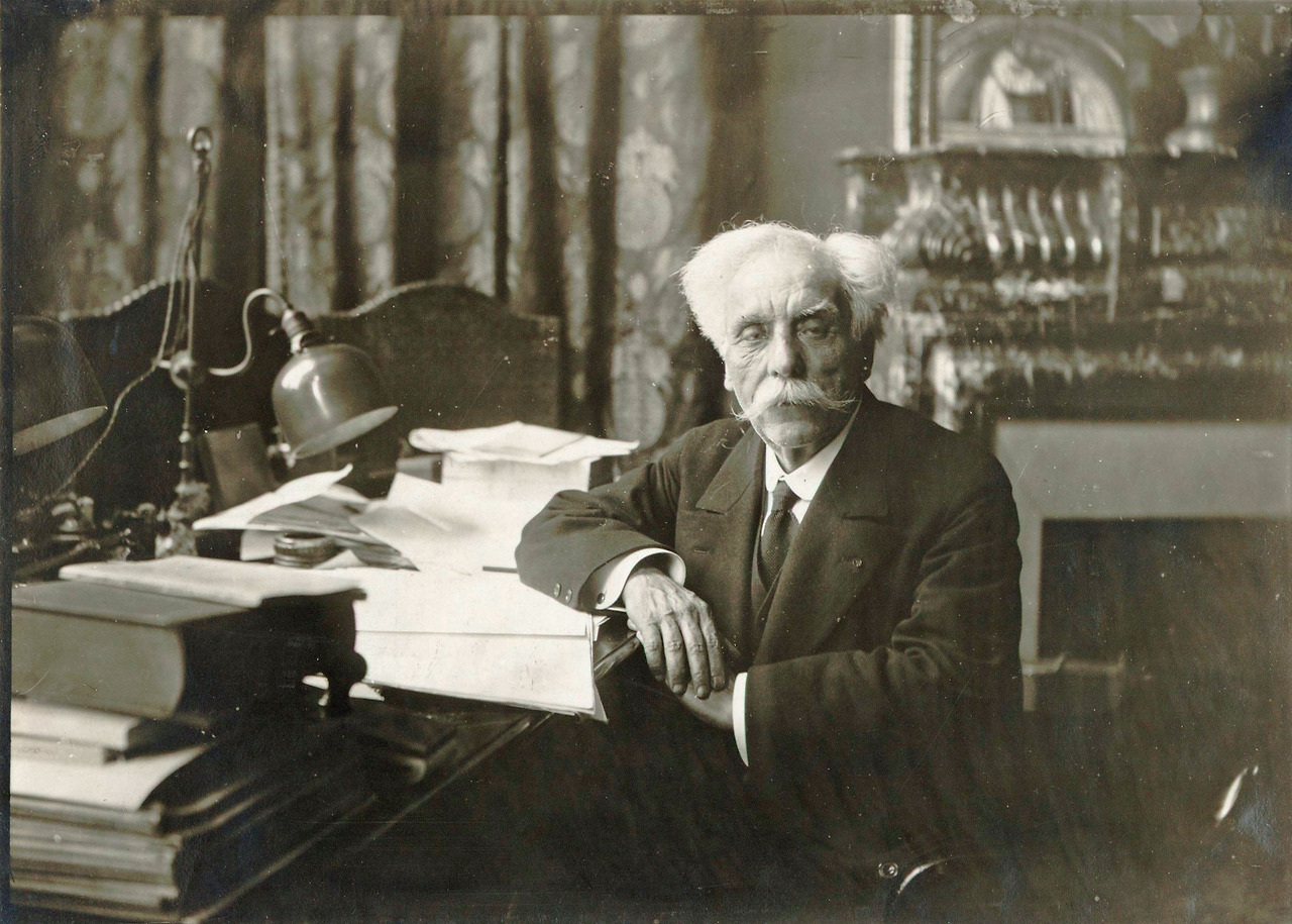 Gabriel_Fauré_in_his_office_at_the_Conservatoire_1918_-_Gallica_2010_(adjusted).jpg