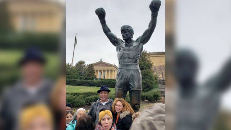 25c37956-Students-with-Sylvester-Stallone-Rocky-Steps-Statue-Art-Museum.jpg