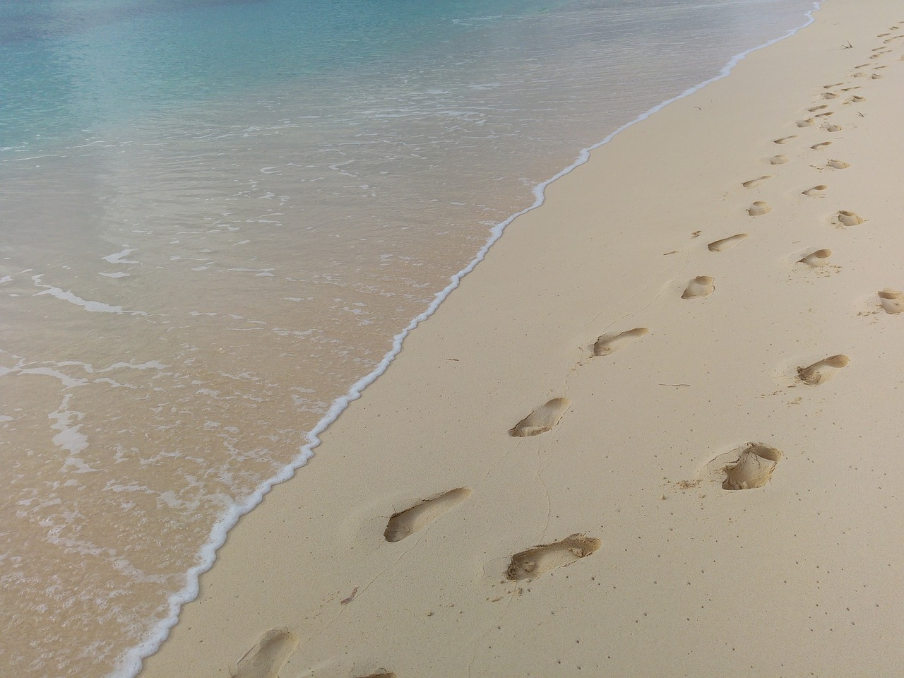 footprints-1145883_1280.jpg