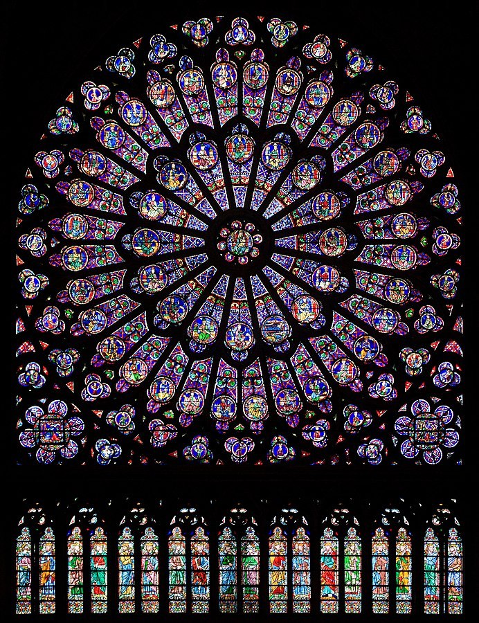 North_rose_window_of_Notre-Dame_de_Paris,_Aug_2010.jpg
