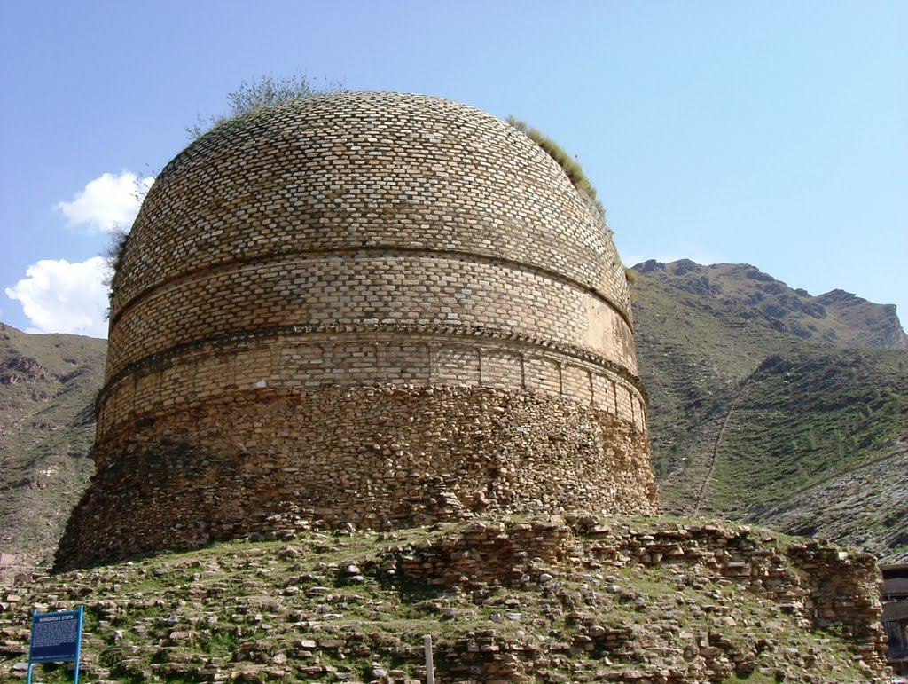 Shingerdar_stupa.jpg
