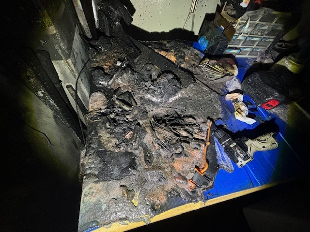 전동드릴 충전 중 화재.jpg