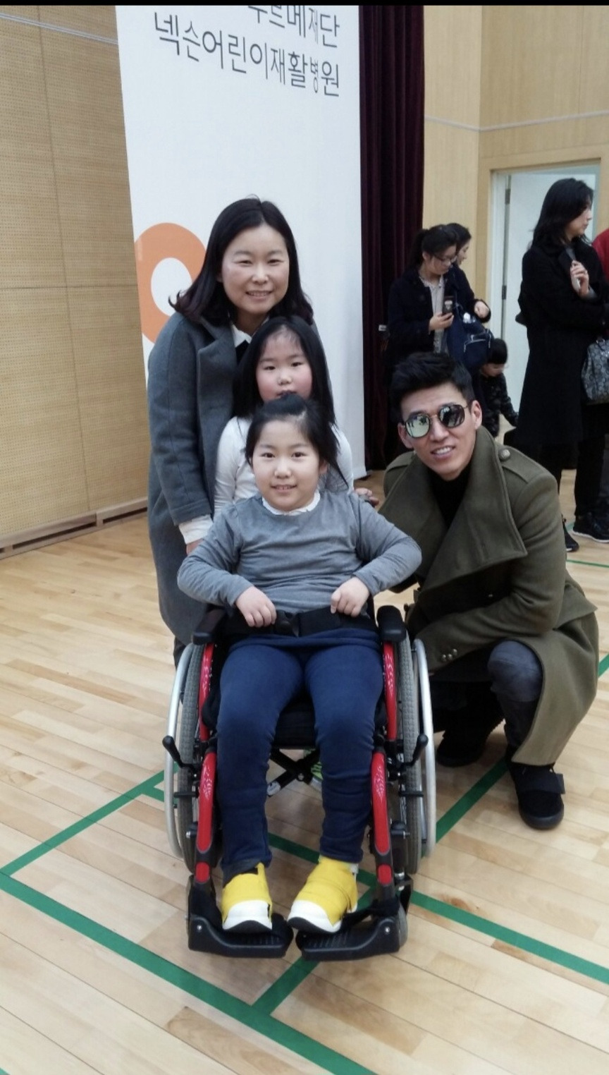 션 홍보대사와 함께_어머니제공.jpg