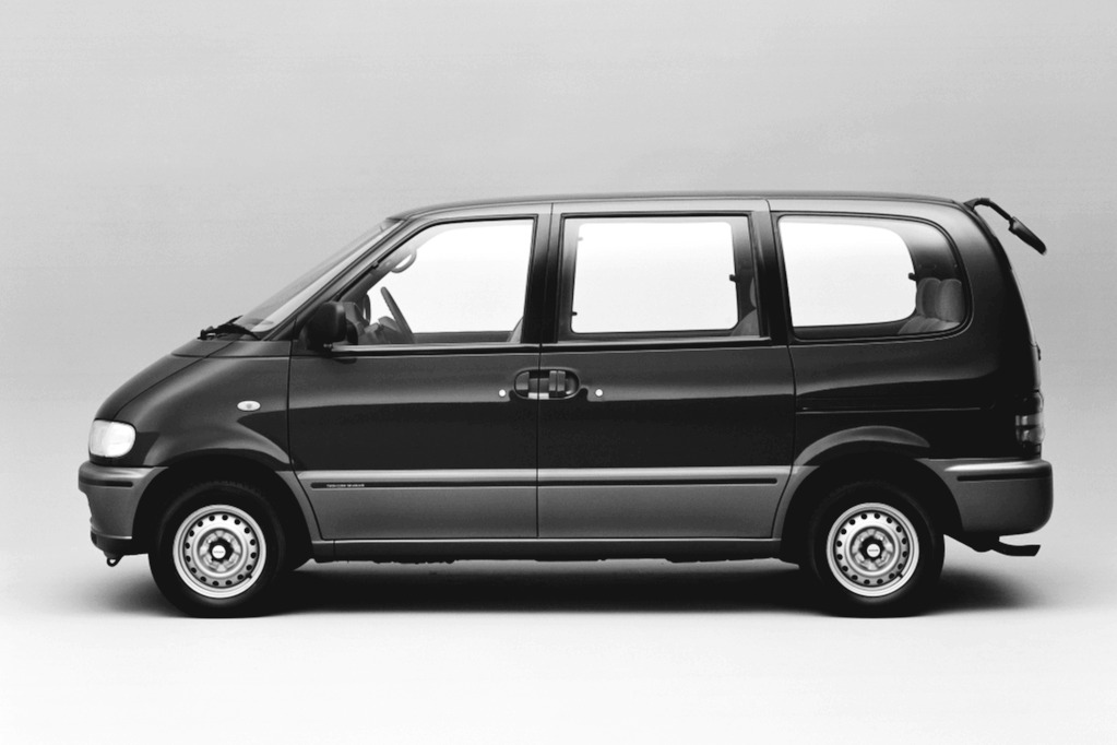 nissan_vanette_serena_2.jpg