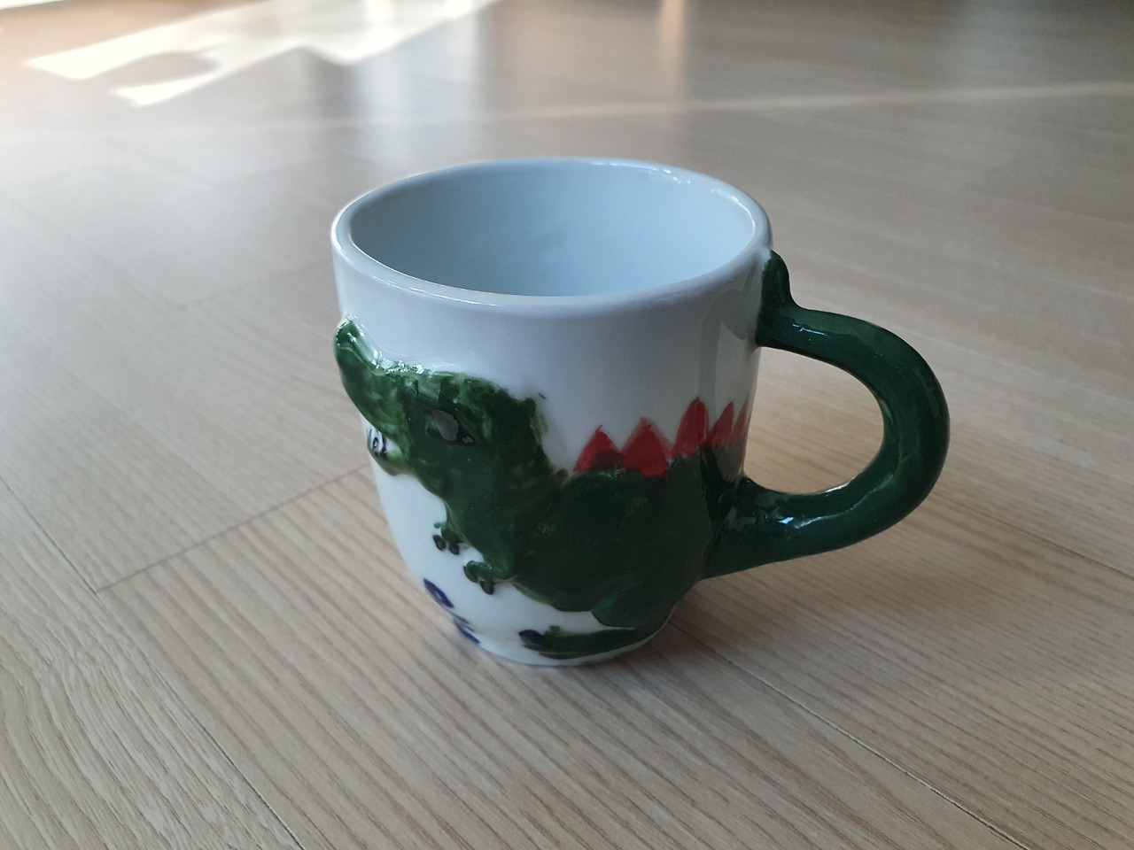 공룡 컵 완성.jpg