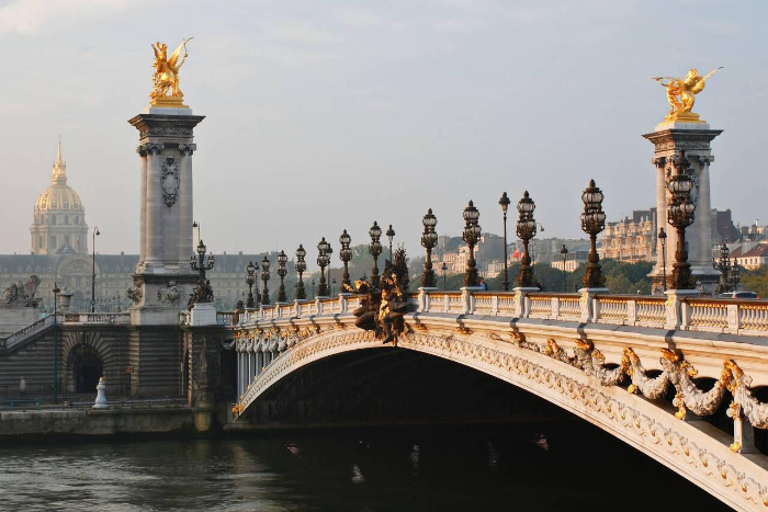 pont-alexandre-iii-gettyimages-172359149.jpg