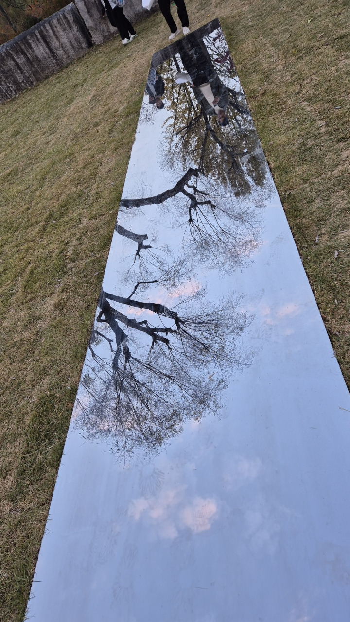 이우환(하늘길 풍경).jpg