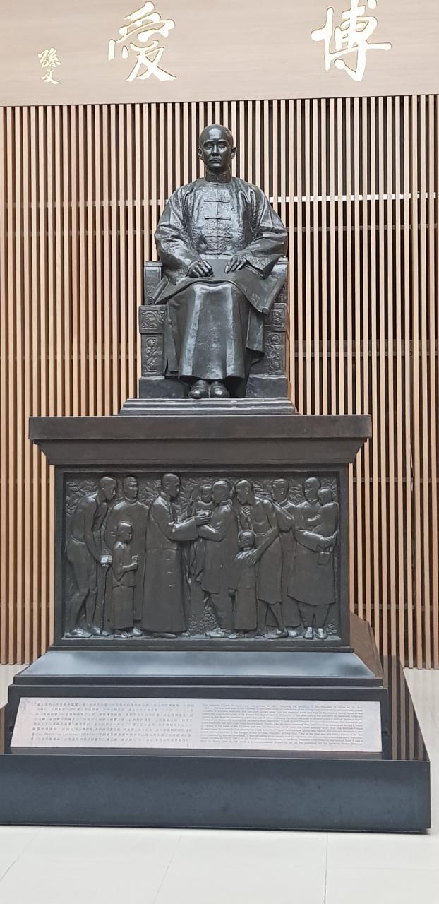 대만(장개석 동상).jpg