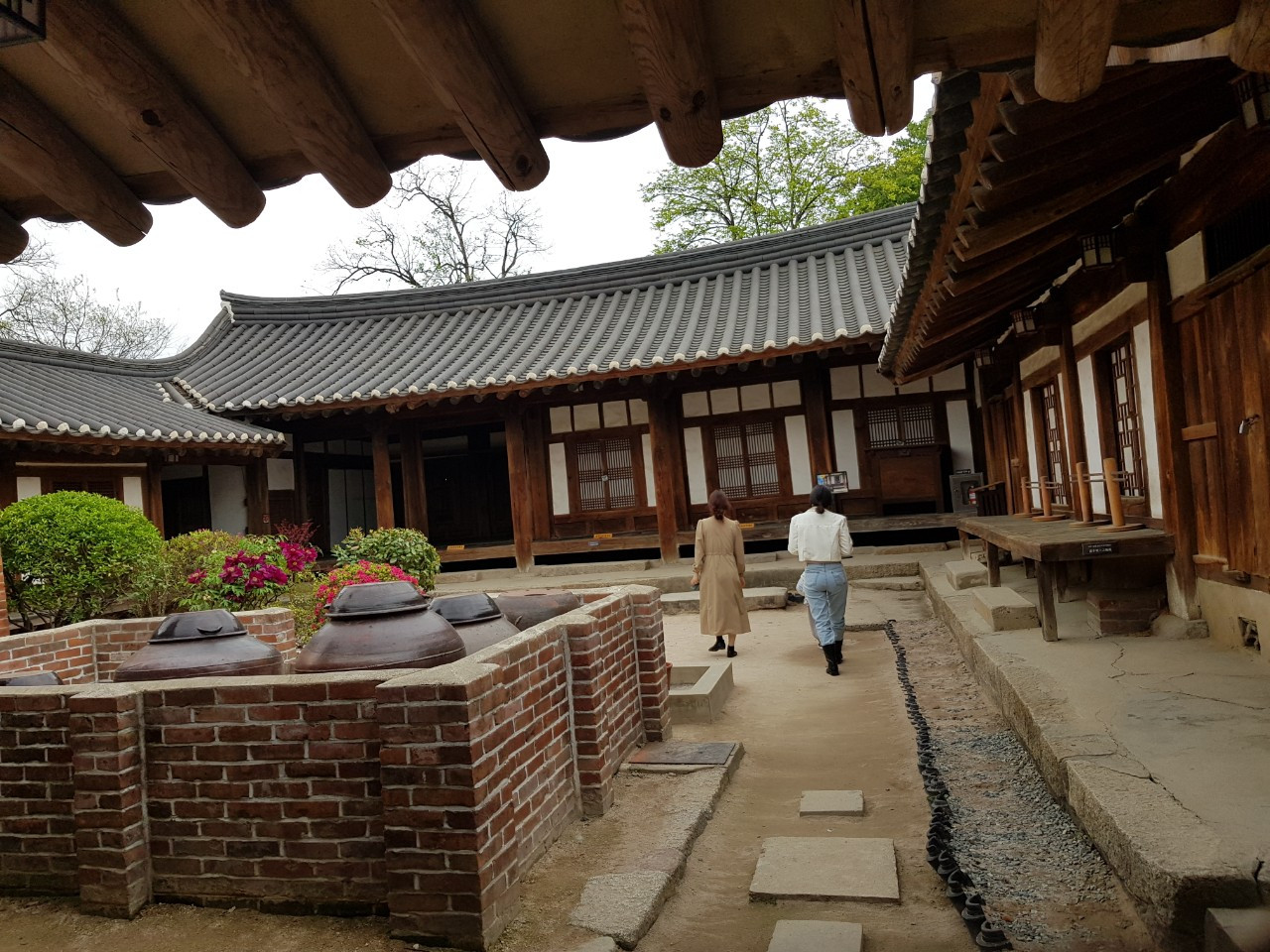 경주최부자댁 안채 장독대.jpg