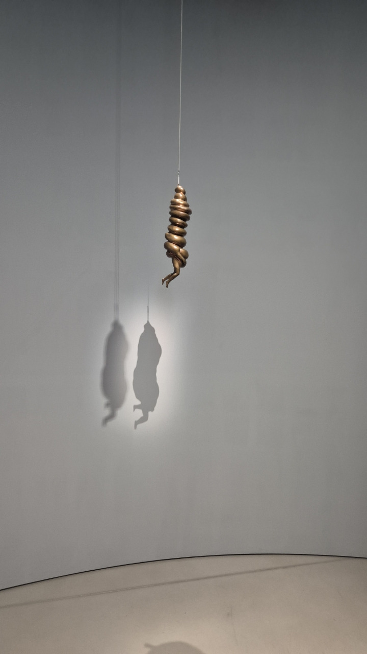 루이즈 작품 그림자.jpg