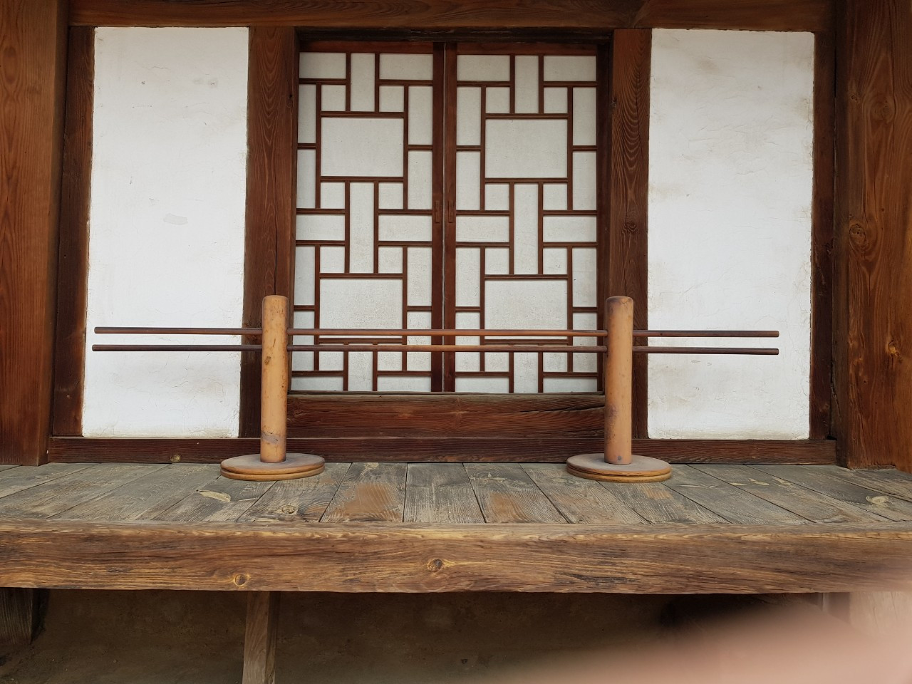 경주최부자댁 툇마루.jpg