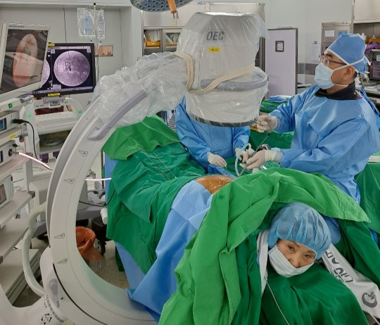 부분마취하 내시경.jpg